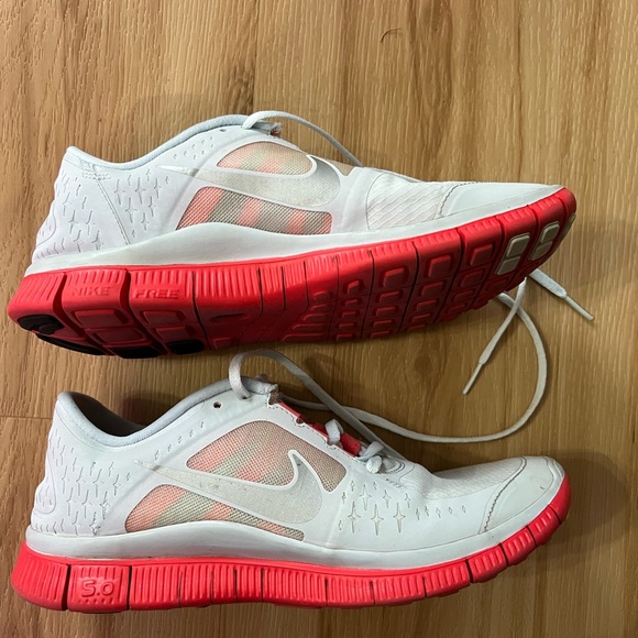 Women’s Nike Athletic Shoe 9.5 x2 - Picture 7 of 12